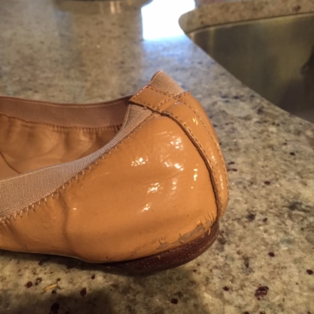 WOMENS TORY BURCH BEIGE PATENT LEATHER FLATS 8.5* - Picture 3 of 5
